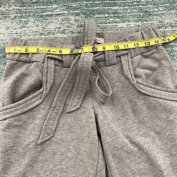 Gray XS BCBG Generation sweatpants with front tie - Picture 4 of 6